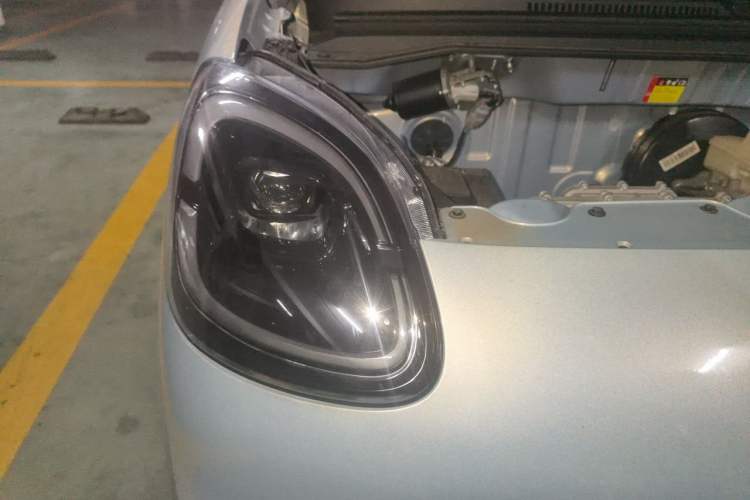 Used Wuling Hongguang MINIEV 2025 Four-Door Version Zhenxiang+ Edition Right Front Headlight