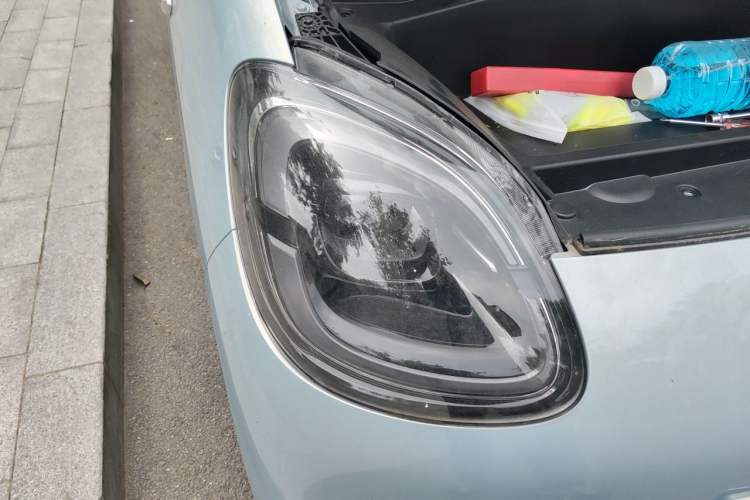 Used Wuling Hongguang MINIEV 2025 Four-Door Version Advanced Edition Right Front Headlight