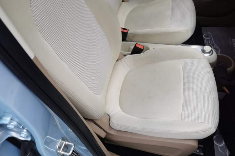 Used Wuling Hongguang MINIEV 2025 Four-Door Version Premium Edition Right Front Seat