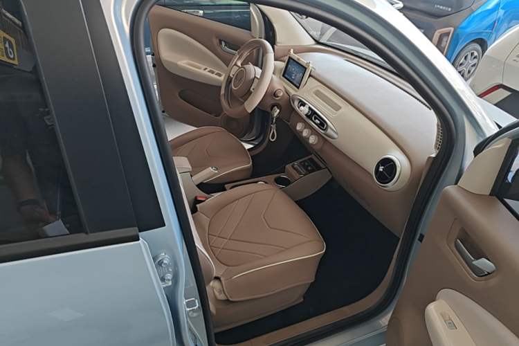 Used Wuling Hongguang MINIEV 2025 Four-Door Version Advanced Edition Right Front Seat