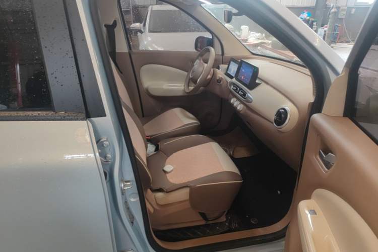 Used Wuling Hongguang MINIEV 2025 Four-Door Version Premium Edition Right Front Seat
