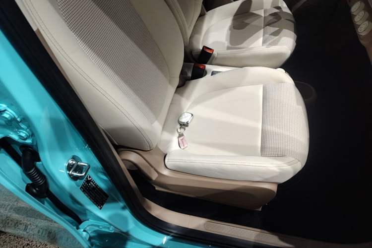 Used Wuling Hongguang MINIEV 2025 Four-Door Version Zhenxiang+ Edition Right Front Seat