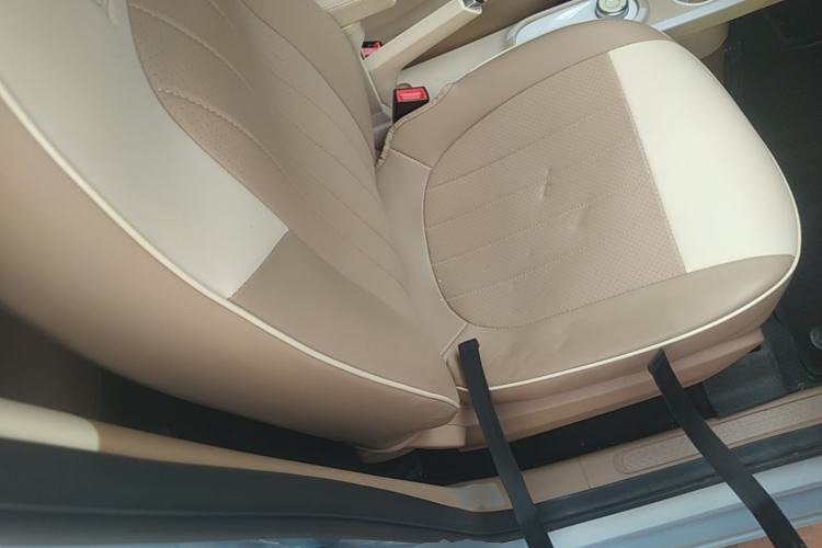 Used Wuling Hongguang MINIEV 2025 Four-Door Version Advanced Edition Right Front Seat