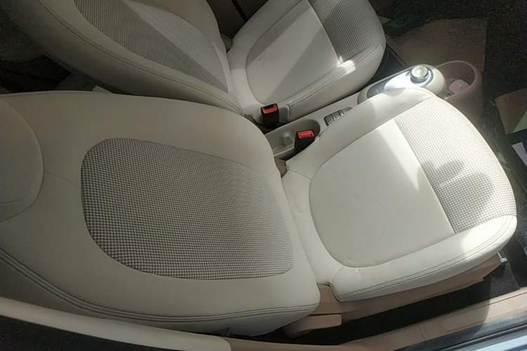 Used Wuling Hongguang MINIEV 2025 Four-Door Version Zhenxiang+ Edition Right Front Seat