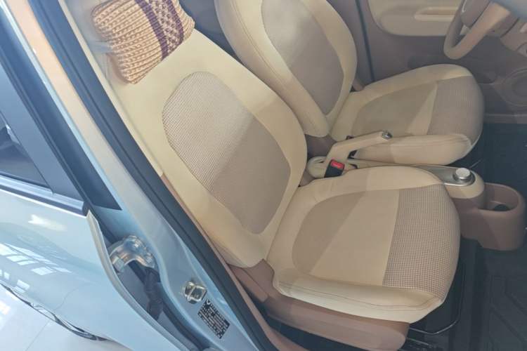 Used Wuling Hongguang MINIEV 2025 Four-Door Version Advanced Edition Right Front Seat