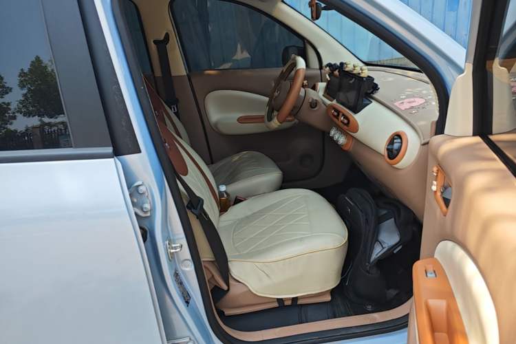Used Wuling Hongguang MINIEV 2025 Four-Door Version Premium Edition Right Front Seat