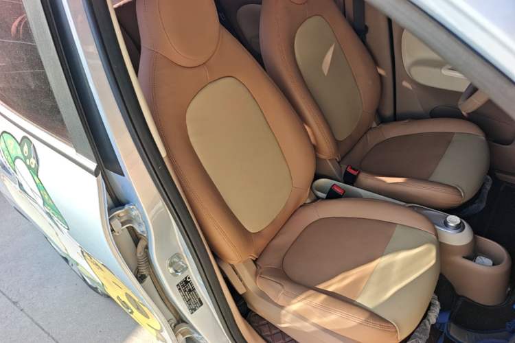 Used Wuling Hongguang MINIEV 2025 Four-Door Version Premium Edition Right Front Seat