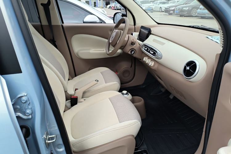 Used Wuling Hongguang MINIEV 2025 Four-Door Version Advanced Edition Right Front Seat