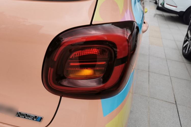 Used Wuling Hongguang MINIEV 2025 Four-Door Version Premium Edition Right Rear Taillight