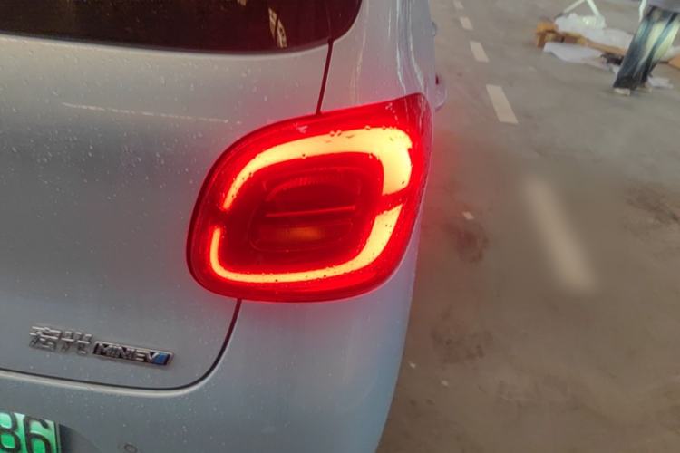 Used Wuling Hongguang MINIEV 2025 Four-Door Version Premium Edition Right Rear Taillight