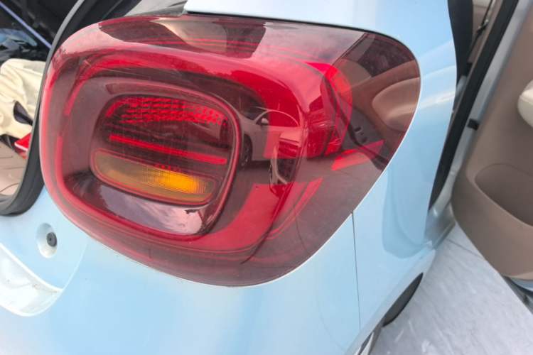 Used Wuling Hongguang MINIEV 2025 Four-Door Version Zhenxiang+ Edition Right Rear Taillight