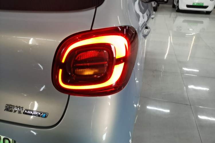 Used Wuling Hongguang MINIEV 2025 Four-Door Version Premium Edition Right Rear Taillight