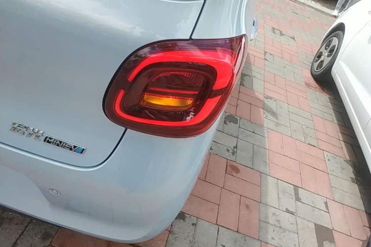 Used Wuling Hongguang MINIEV 2025 Four-Door Version Zhenxiang+ Edition Right Rear Taillight
