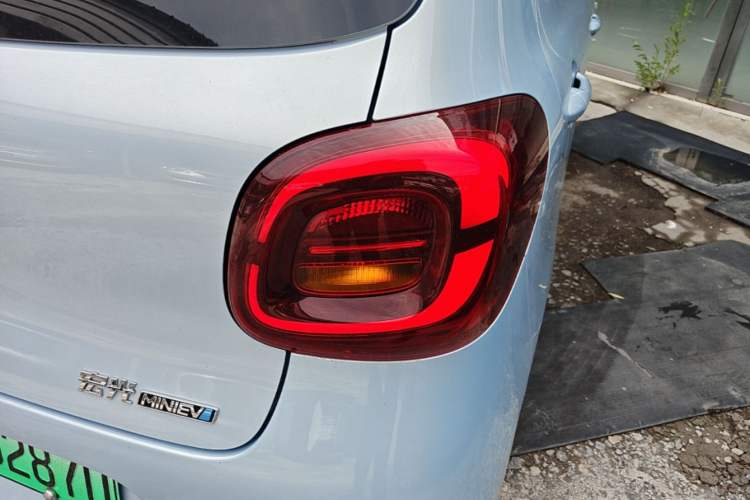 Used Wuling Hongguang MINIEV 2025 Four-Door Version Zhenxiang+ Edition Right Rear Taillight