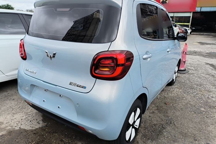 Used Wuling Hongguang MINIEV 2025 Four-Door Version Advanced Edition Right Rear Taillight