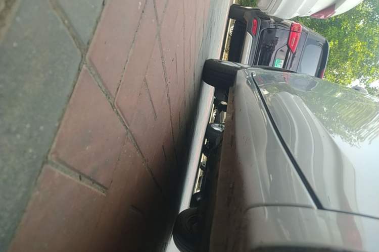 Used Wuling Hongguang MINIEV 2025 Four-Door Version Advanced Edition Right Side Sill