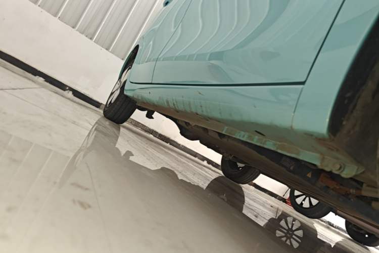 Used Wuling Hongguang MINIEV 2025 Four-Door Version Premium Edition Right Side Sill