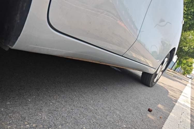 Used Wuling Hongguang MINIEV 2025 Four-Door Version Premium Edition Right Side Sill