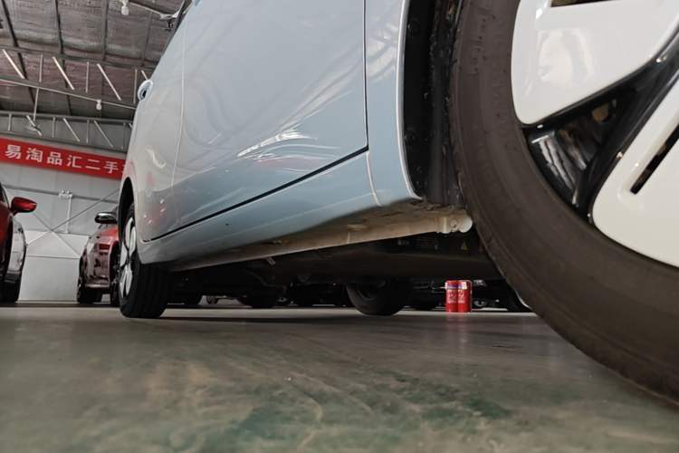 Used Wuling Hongguang MINIEV 2025 Four-Door Version Premium Edition Right Side Sill