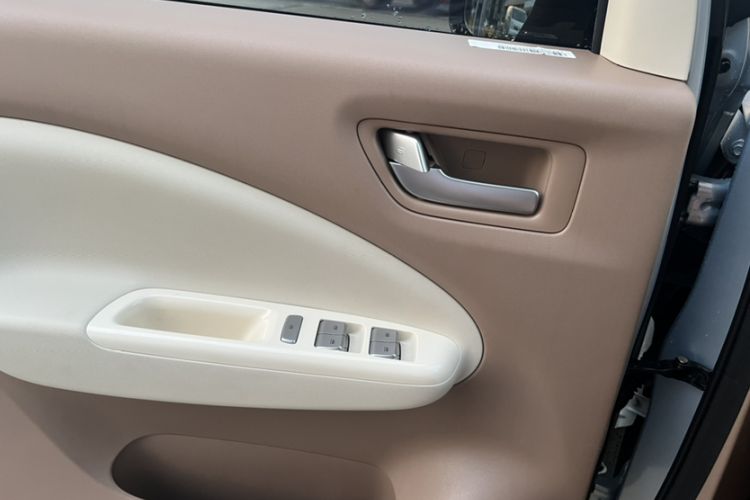 Used Wuling Hongguang MINIEV 2025 Four-Door Version Advanced Edition Roof