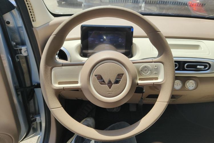 Used Wuling Hongguang MINIEV 2025 Four-Door Version Advanced Edition Steering Wheel