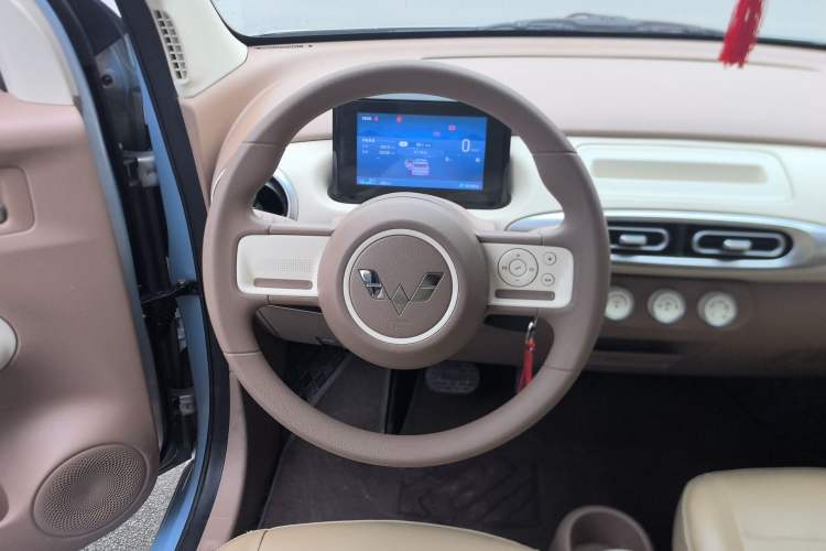 Used Wuling Hongguang MINIEV 2025 Four-Door Version Advanced Edition Steering Wheel