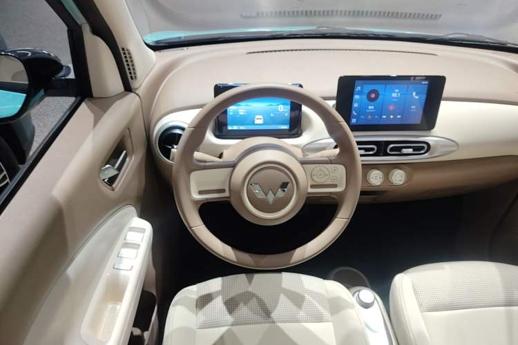 Used Wuling Hongguang MINIEV 2025 Four-Door Version Zhenxiang+ Edition Steering Wheel