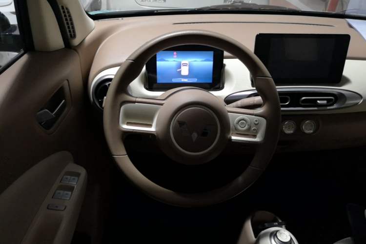 Used Wuling Hongguang MINIEV 2025 Four-Door Version Premium Edition Steering Wheel