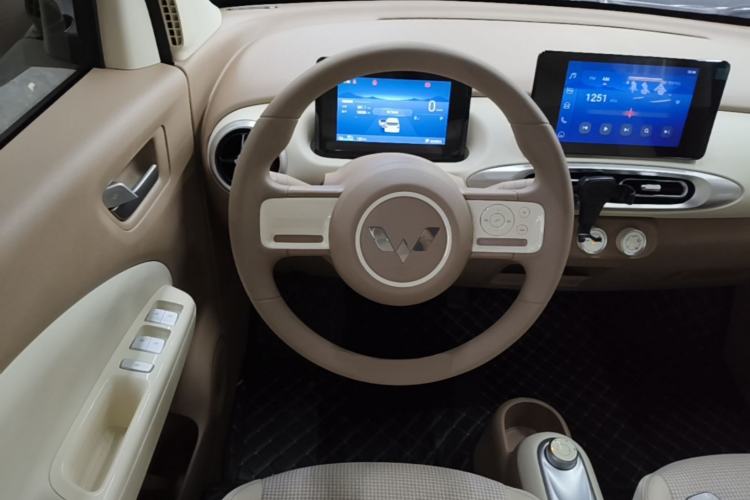 Used Wuling Hongguang MINIEV 2025 Four-Door Version Zhenxiang+ Edition Steering Wheel