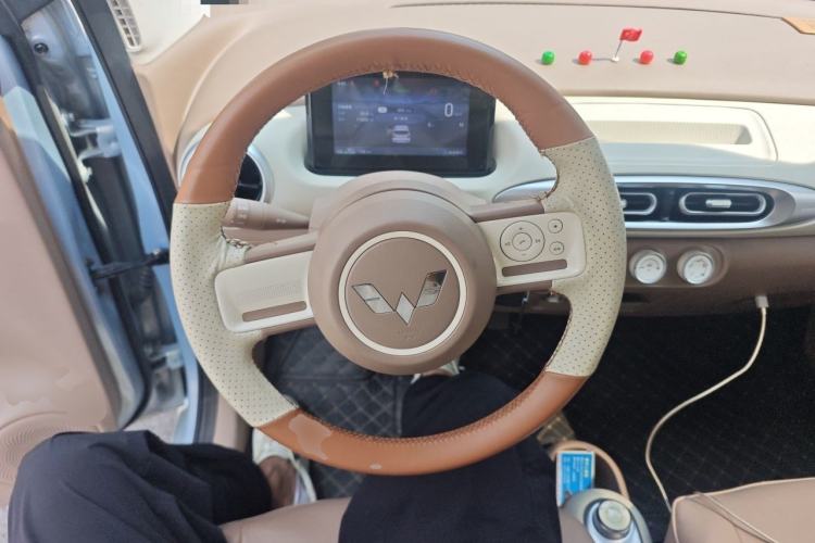 Used Wuling Hongguang MINIEV 2025 Four-Door Version Advanced Edition Steering Wheel