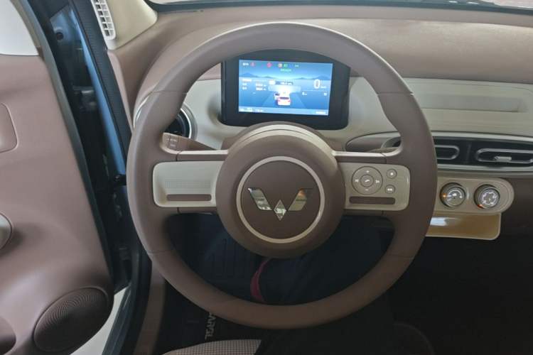Used Wuling Hongguang MINIEV 2025 Four-Door Version Advanced Edition Steering Wheel