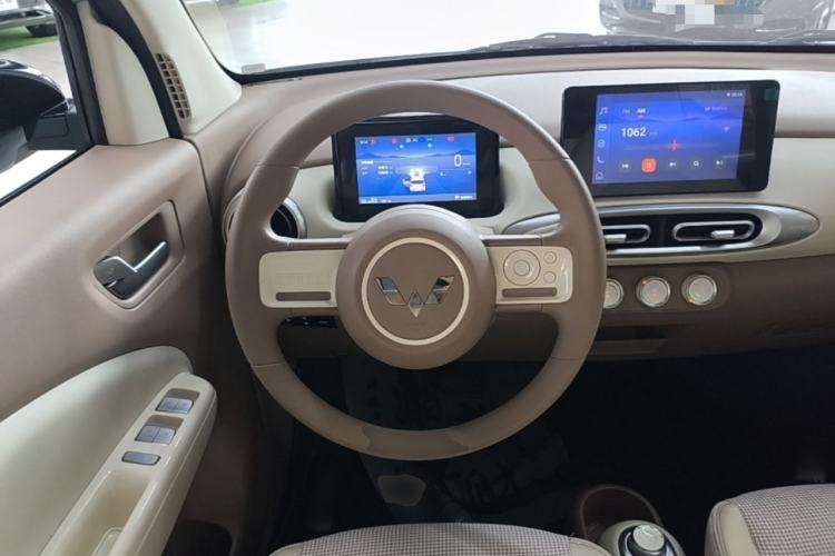 Used Wuling Hongguang MINIEV 2025 Four-Door Version Premium Edition Steering Wheel