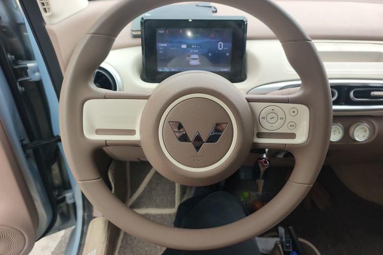 Used Wuling Hongguang MINIEV 2025 Four-Door Version Advanced Edition Steering Wheel
