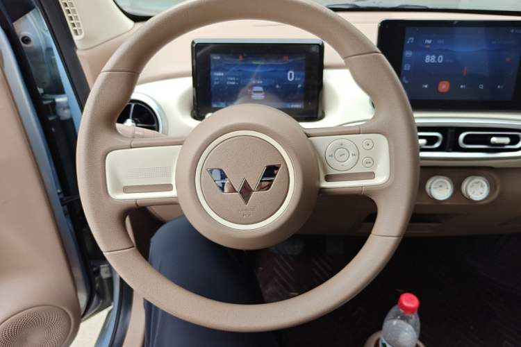 Used Wuling Hongguang MINIEV 2025 Four-Door Version Zhenxiang+ Edition Steering Wheel