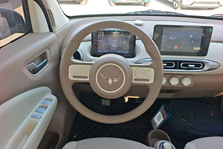 Used Wuling Hongguang MINIEV 2025 Four-Door Version Premium Edition Steering Wheel