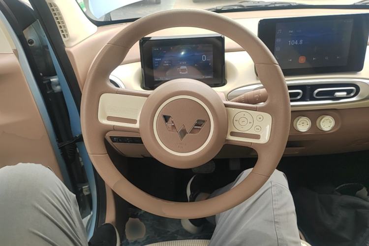 Used Wuling Hongguang MINIEV 2025 Four-Door Version Zhenxiang+ Edition Steering Wheel
