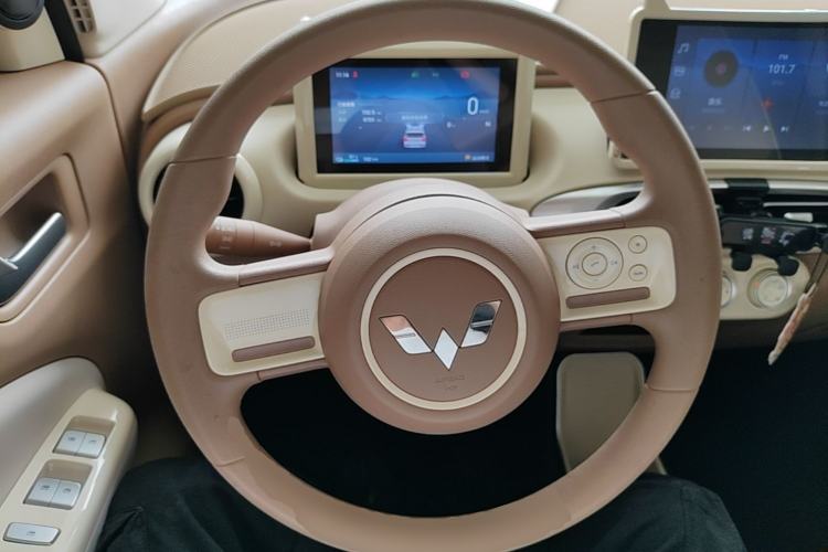 Used Wuling Hongguang MINIEV 2025 Four-Door Version Zhenxiang+ Edition Steering Wheel
