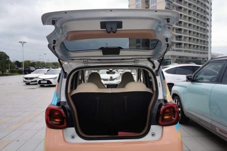 Used Wuling Hongguang MINIEV 2025 Four-Door Version Premium Edition Trunk
