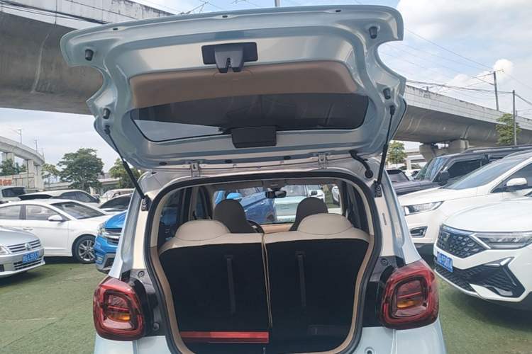 Used Wuling Hongguang MINIEV 2025 Four-Door Version Advanced Edition Trunk