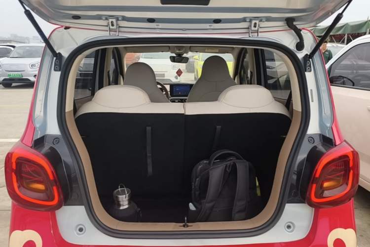 Used Wuling Hongguang MINIEV 2025 Four-Door Version Premium Edition Trunk