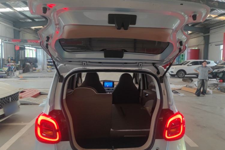 Used Wuling Hongguang MINIEV 2025 Four-Door Version Premium Edition Trunk
