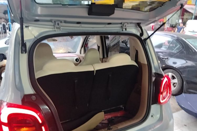 Used Wuling Hongguang MINIEV 2025 Four-Door Version Advanced Edition Trunk