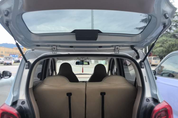 Used Wuling Hongguang MINIEV 2025 Four-Door Version Advanced Edition Trunk