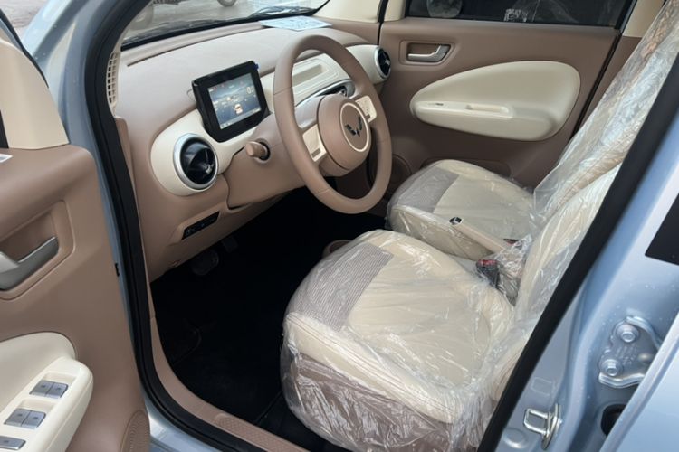 Used Wuling Hongguang MINIEV 2025 Four-Door Version Advanced Edition Trunk