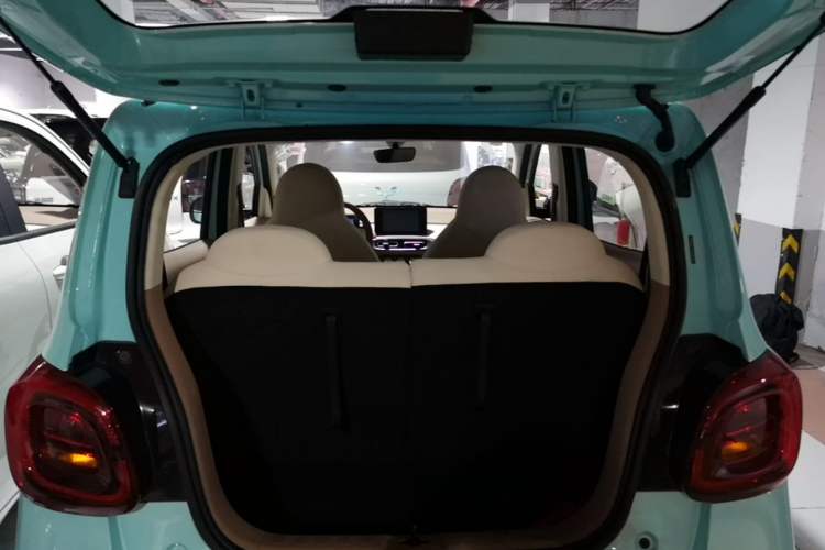 Used Wuling Hongguang MINIEV 2025 Four-Door Version Premium Edition Trunk