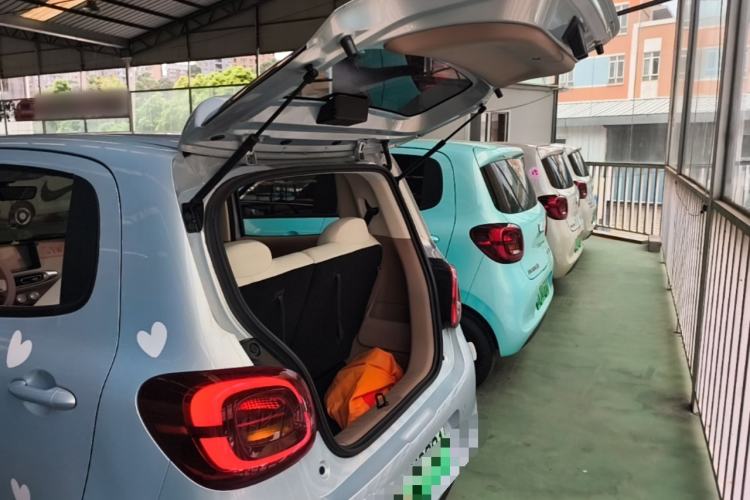 Used Wuling Hongguang MINIEV 2025 Four-Door Version Premium Edition Trunk