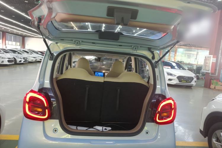 Used Wuling Hongguang MINIEV 2025 Four-Door Version Premium Edition Trunk
