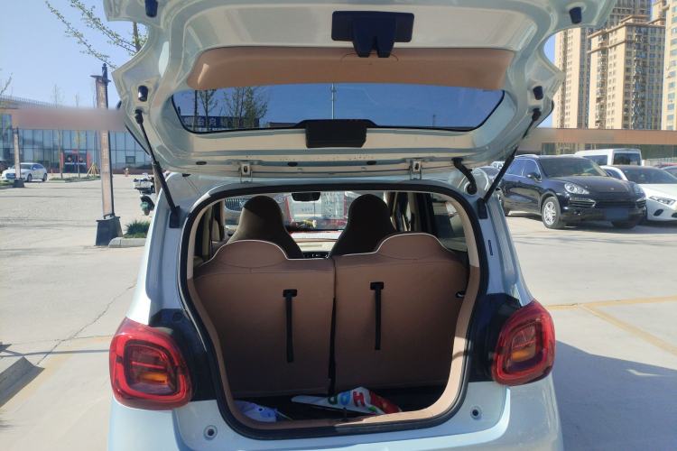 Used Wuling Hongguang MINIEV 2025 Four-Door Version Advanced Edition Trunk