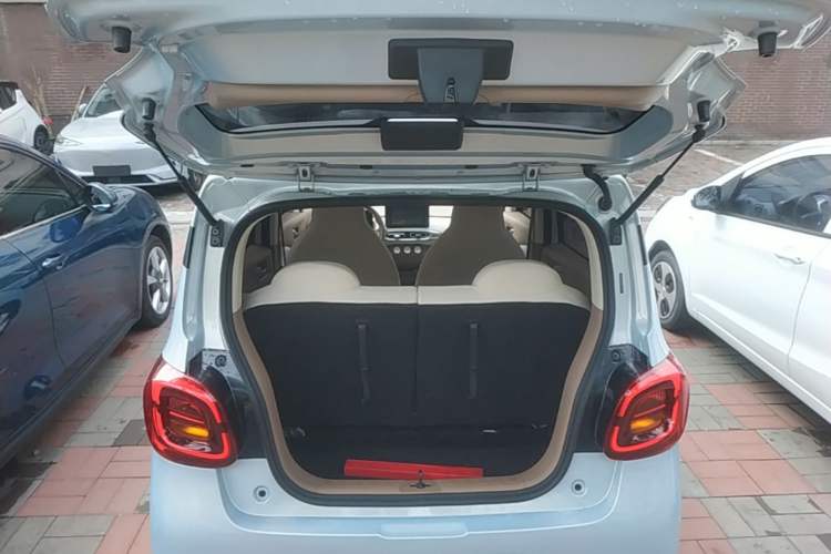 Used Wuling Hongguang MINIEV 2025 Four-Door Version Zhenxiang+ Edition Trunk