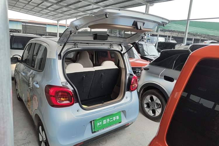 Used Wuling Hongguang MINIEV 2025 Four-Door Version Premium Edition Trunk